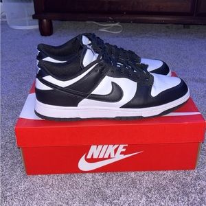 Nike Men’s Low Retro Panda Dunks (Size 11)